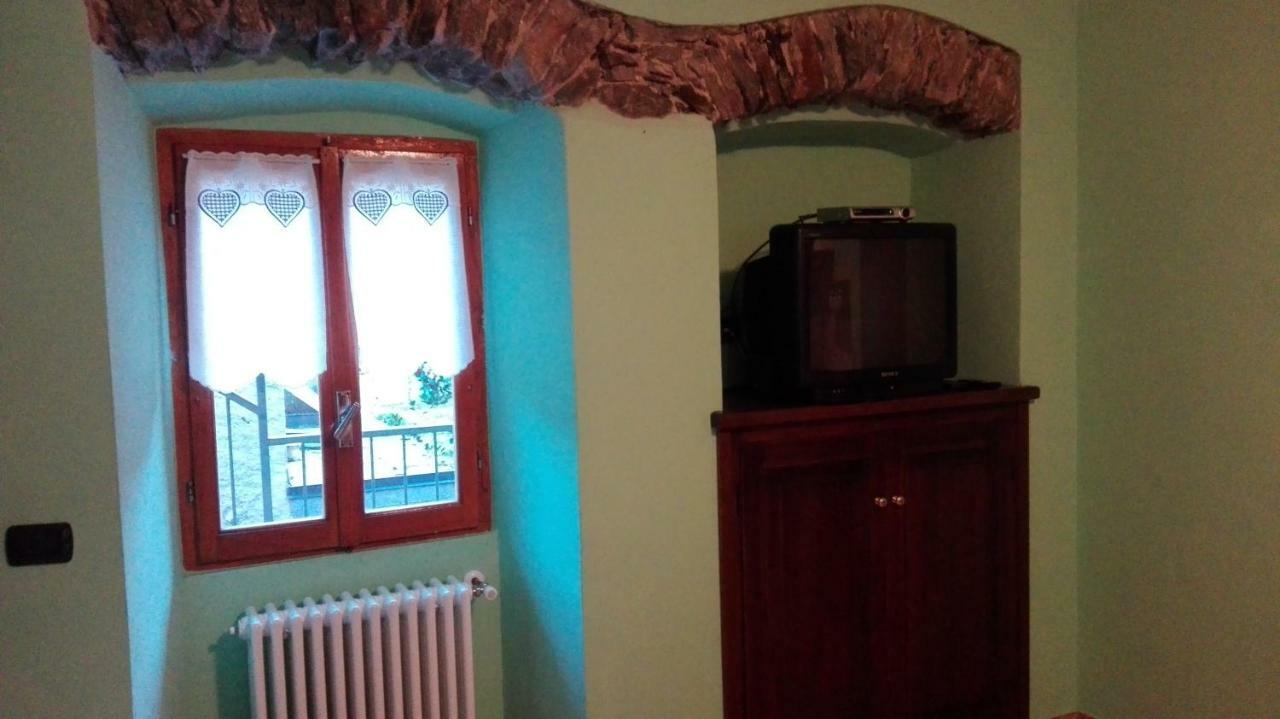 Il Borgo Di Monica Villa Domodossola Exterior foto