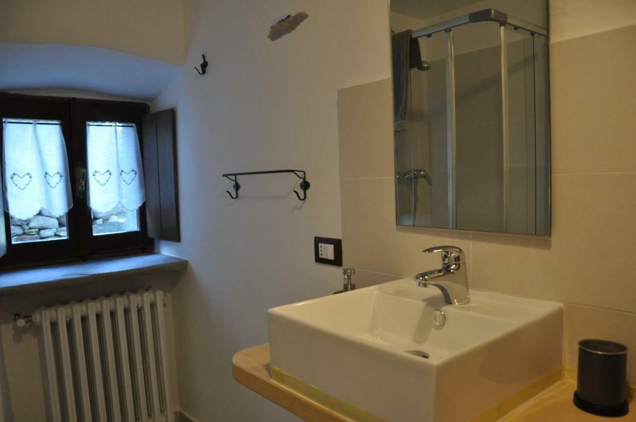 Il Borgo Di Monica Villa Domodossola Exterior foto